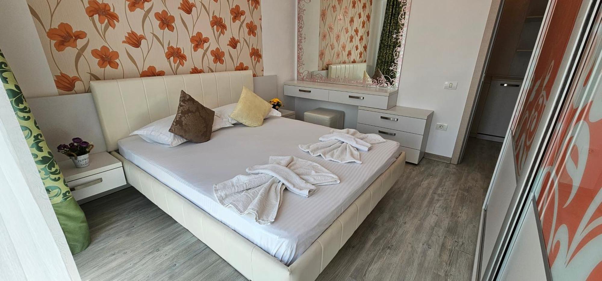 Luxury Aparthotel Promenada In Building Stefan Prima Linie La Mare Navodari Exterior photo